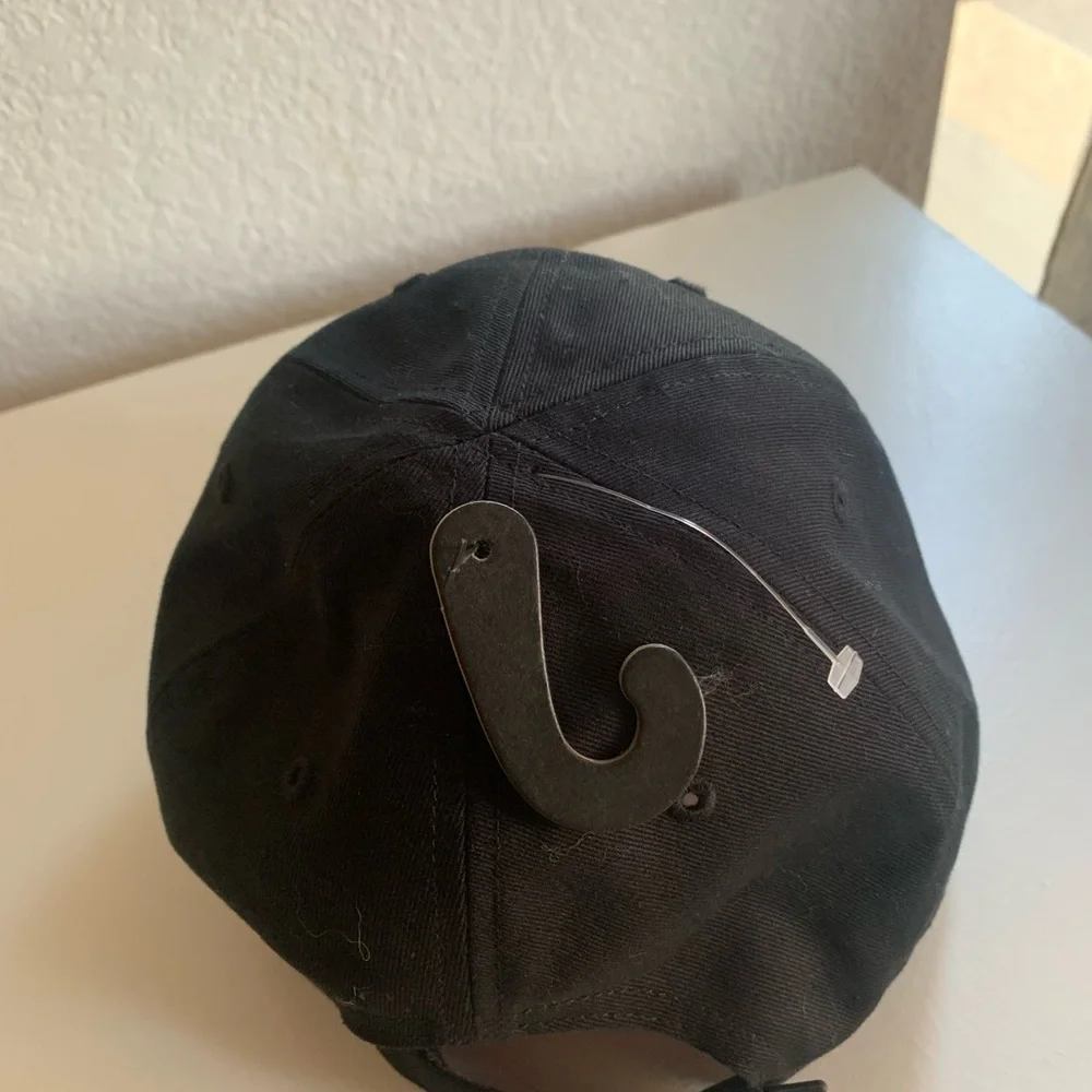 Adidas Black and White Classic cap - Picture 4 of 7